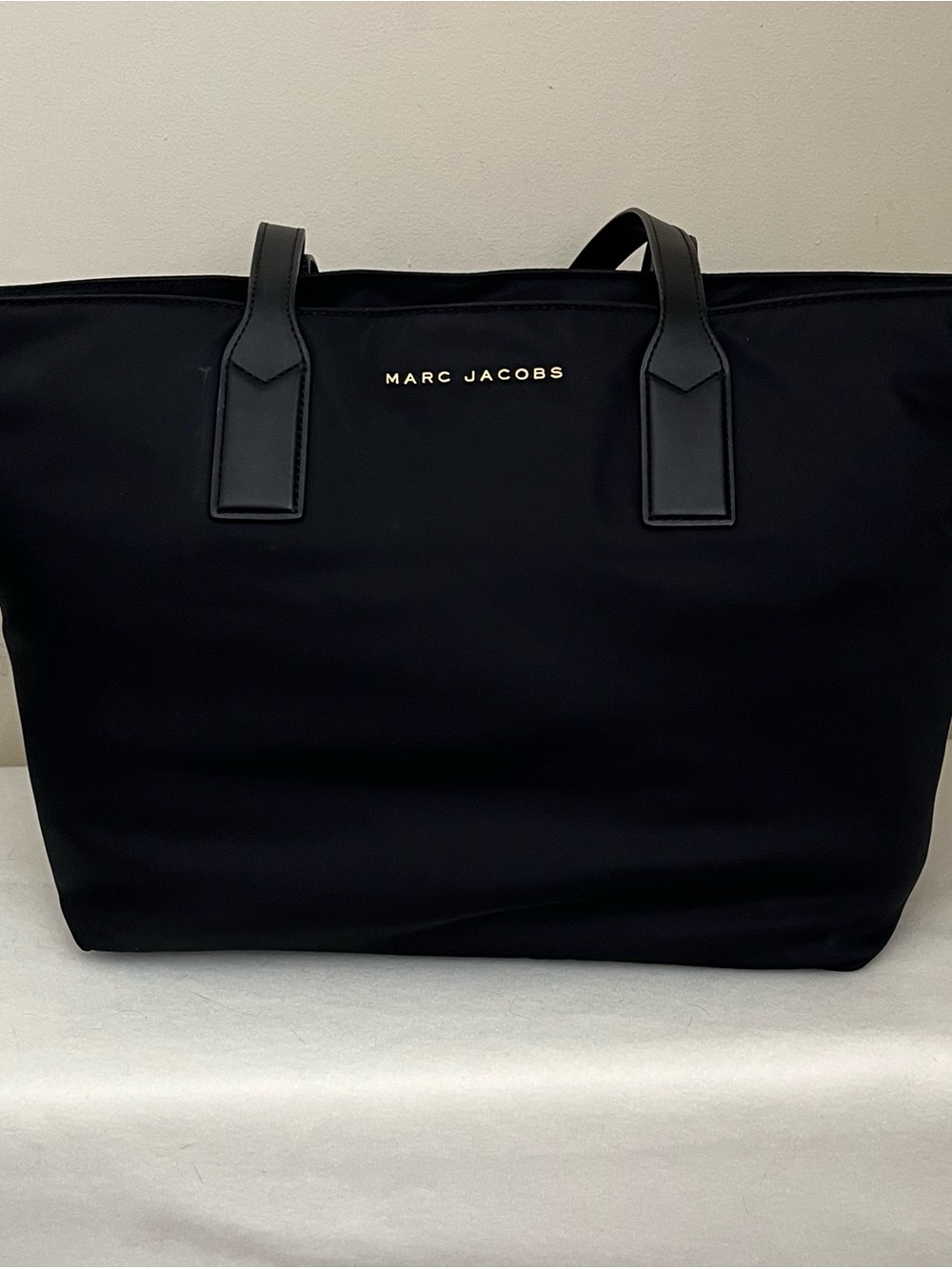Marc Jacobs Black Nylon Large Tote with Gold Logo - Picture 2 of 14